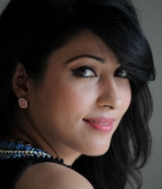 shivani-new-photo-stills-1