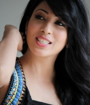 shivani-new-photo-stills-11