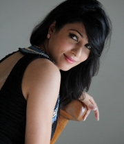 shivani-new-photo-stills-17