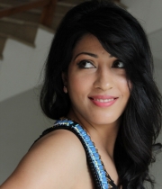 shivani-new-photo-stills-29