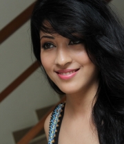 shivani-new-photo-stills-42