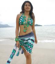 shraddha-das-hot-bikini-pics-03