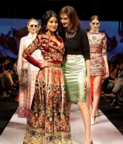 104544-shriya-at-madame-style-week-2014-photos-03