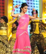 shriya-dance-performance-at-mirchi-music-awards-2012-5