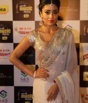 shriya-dance-performance-at-mirchi-music-awards-2012-9