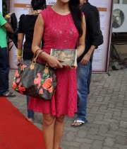 shriya-latest-stills-3