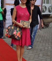 shriya-latest-stills-4