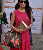 shriya-latest-stills-5