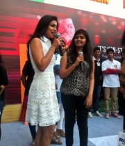 shriya-saran-at-phoenix-mill-chistmas-celebration-4