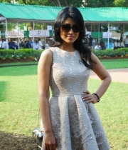 shriya-saran-mini-skirt-hot-photos-4-685x1024