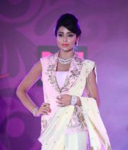 shriya-latest-stills1
