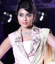 shriya-latest-stills2