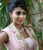 shriya-latest-stills8