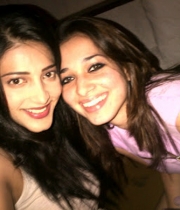 shruthi-hassan-hot-unseen-photos-11