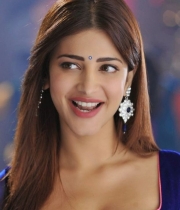shruti-hassan-leaked-hot-pics-yevadu-9
