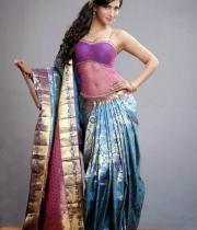 shruti-haasan-new-stylish-photo-gallery-31