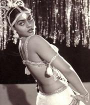 silk-smitha-rare-hot-pics-09