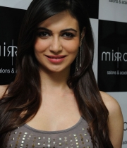 simran-kaur-mundi-stills