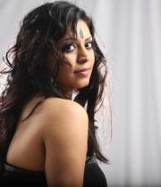 singer-madhoo-stills-in-desi-girl-album-2