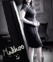 singer-madhoo-stills-in-desi-girl-album-6