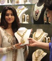 sneha-at-malabar-gold-collections-14