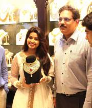 sneha-at-malabar-gold-collections-17