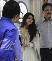 sneha-at-malabar-gold-collections-19