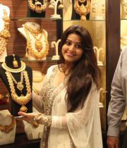 sneha-at-malabar-gold-collections-21