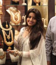 sneha-at-malabar-gold-collections-22