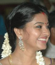 sneha-latest-hot-saree-photos-19