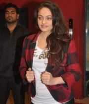 actress-sneha-ullal-latest-photostills-gallery-02_s_112