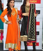 soha-launch-shoppers-stops-salwaar-kameez-kurti-fest-10