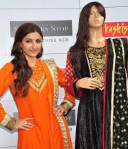 soha-launch-shoppers-stops-salwaar-kameez-kurti-fest-20