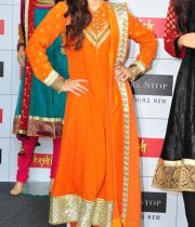 soha-launch-shoppers-stops-salwaar-kameez-kurti-fest-8