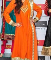 soha-launch-shoppers-stops-salwaar-kameez-kurti-fest-9