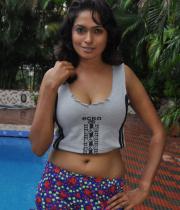 sokkali_tamil_movie_hot_stills_3003120745_037