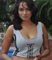 sokkali_tamil_movie_hot_stills_3003120745_059