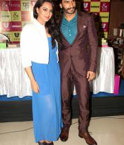 sonakshi-sinha-at-launch-mills-boon-novels-17