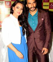 sonakshi-sinha-at-launch-mills-boon-novels-24