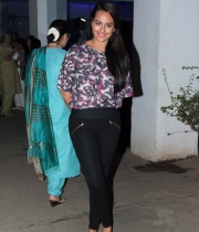 sonakshi-sinha-special-screening-of-the-movie-bullet-raja-3