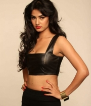 sonal-chauhan-wallpaper10