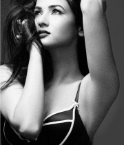 sonal-chouhan-legend-still8