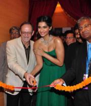 sonam-kapoor-iijw-hot-photos-13