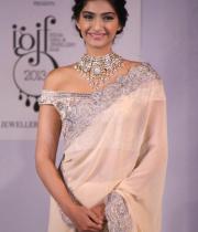 sonam-kapoor-iijw-hot-photos-14