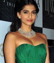 sonam-kapoor-iijw-hot-photos-18