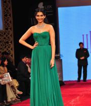 sonam-kapoor-iijw-hot-photos-21