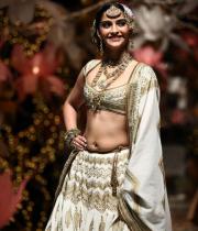 sonam-kapoor-hot-photo-stills-01