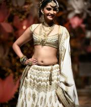 sonam-kapoor-hot-photo-stills-03