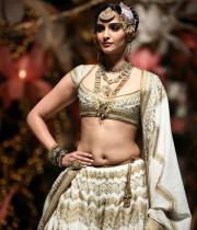 sonam-kapoor-hot-photo-stills-05