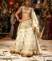 sonam-kapoor-hot-photo-stills-07